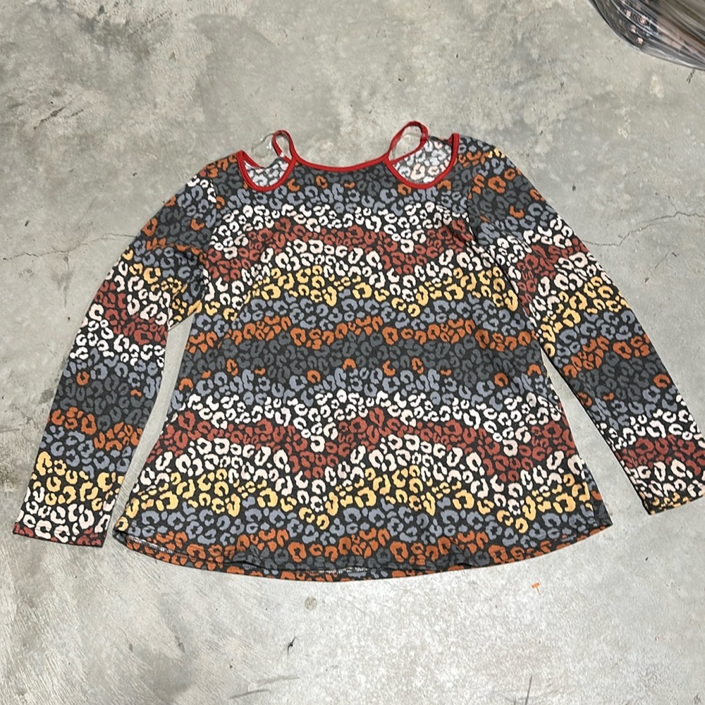 Now N Forever multi color top‎ / Size M / Vv-18